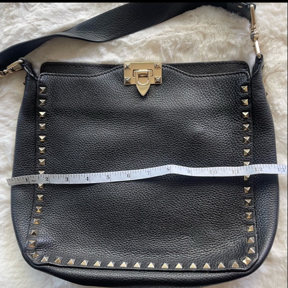 Valentino Garavani Black Hobo Leather Messenger Rockstud Bag - Picture 11 of 15